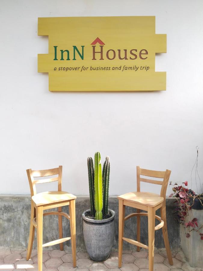 Inn House Homestay Dadapan Экстерьер фото