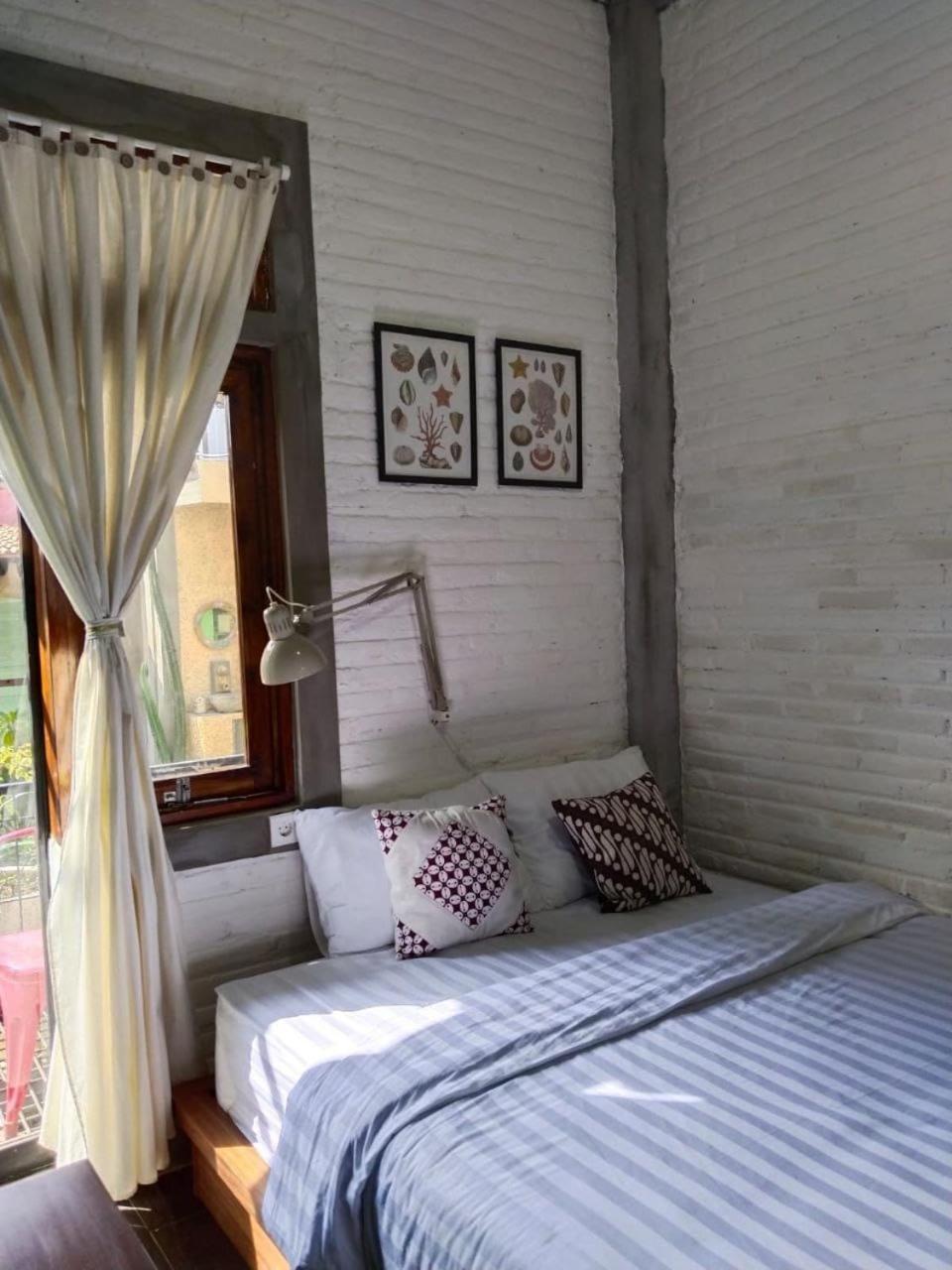 Inn House Homestay Dadapan Экстерьер фото